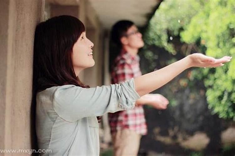 做梦梦到谈恋爱是什么意思呢女生怎么回事