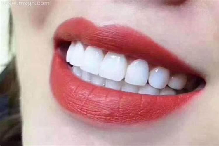 梦见掉牙齿是什么征兆女人上牙掉了两颗