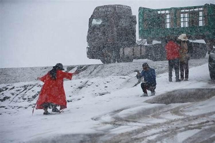 梦到七月份下大雪