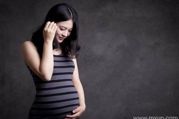 40几岁的女人梦见自己怀孕了