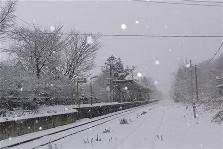 梦见下大雪是吉是凶