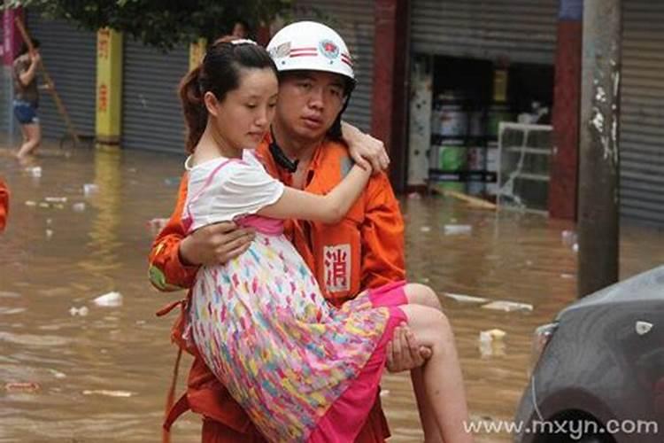 梦见洪水预示着什么？梦见起大洪水是什么兆头