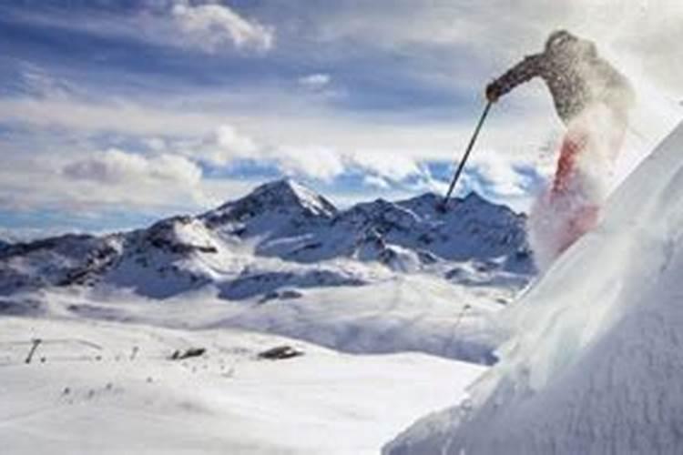 女人梦见山顶有雪