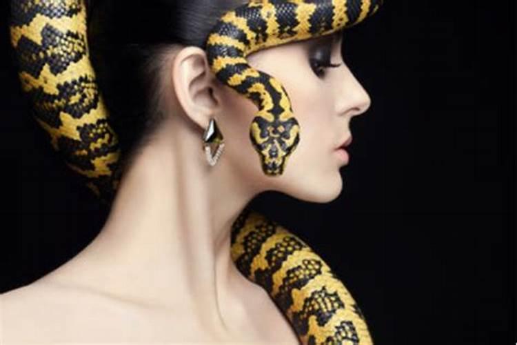 已婚女人梦见蛇代表什么