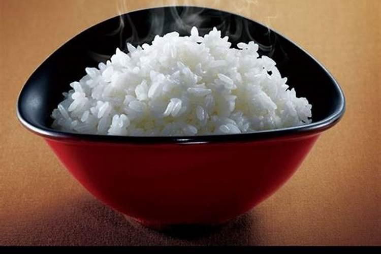 梦到自己在煮米饭