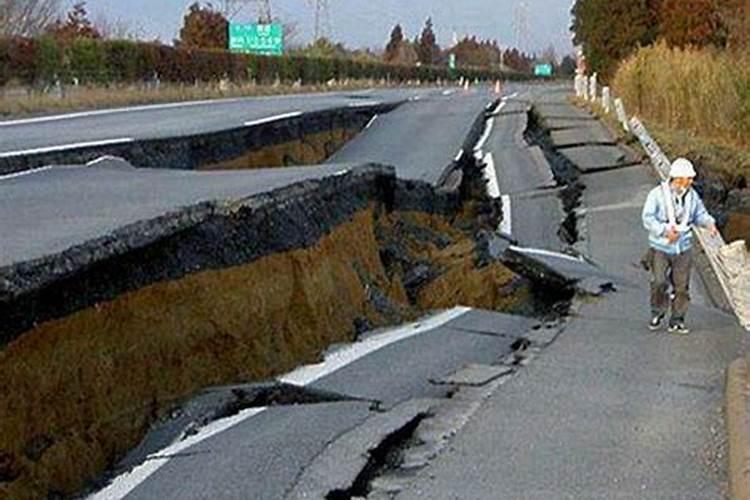 梦见地震抖动预示什么周公解梦