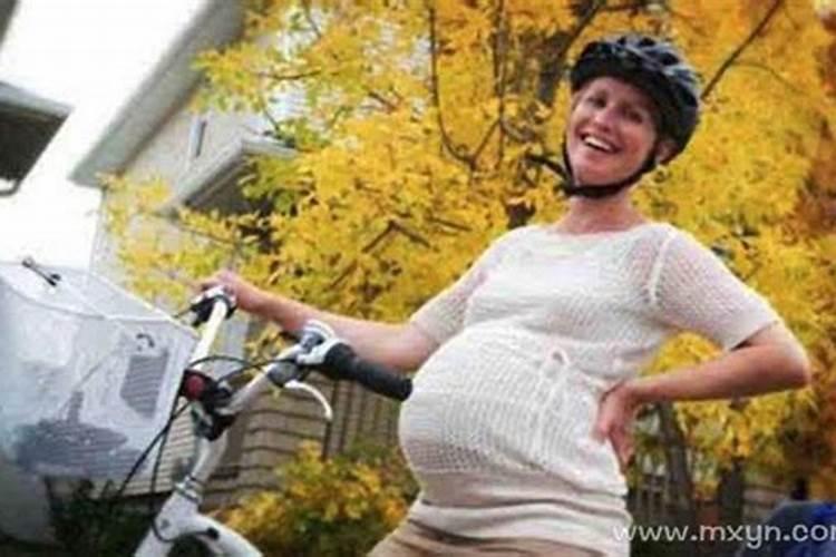 孕妇梦见翻车是什么预兆解梦女性怀孕