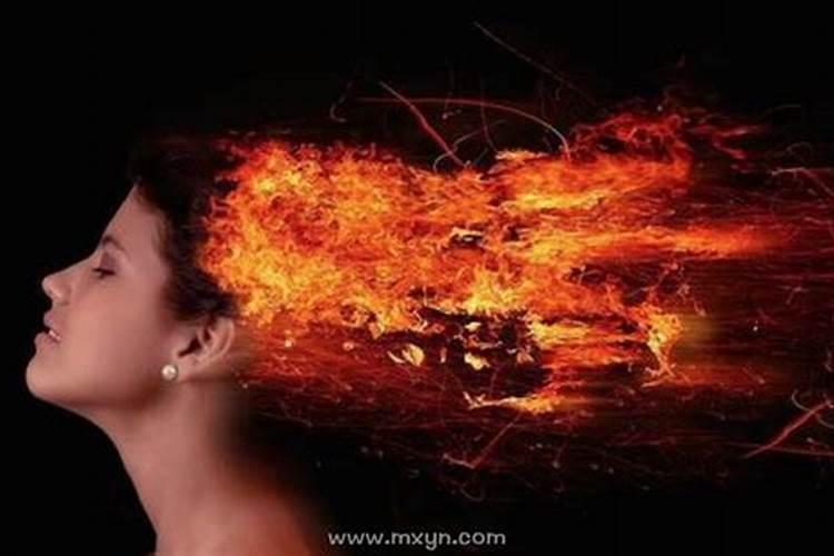 女性梦见火是什么意思