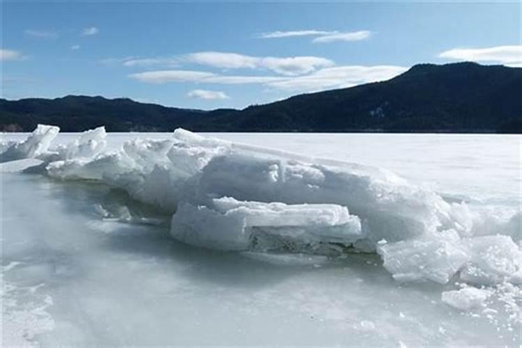 梦见水池结冰了