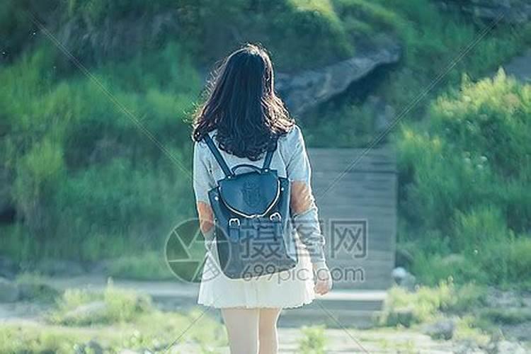 梦见背女人走路好不好