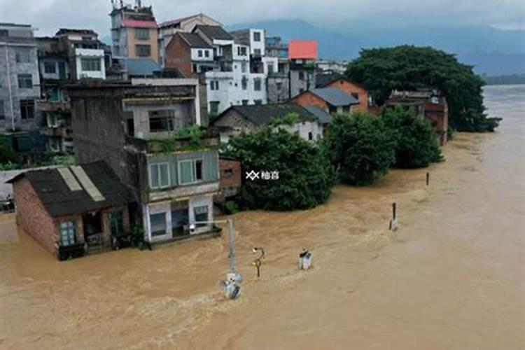 孕妇梦见地震发大水是什么意思