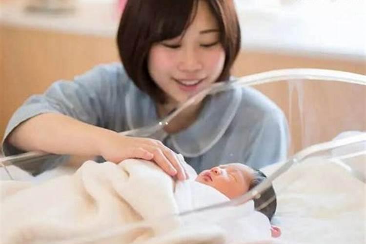 已婚女子梦到自己生孩子了