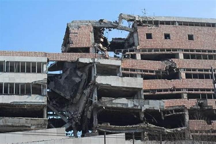 梦见地震但房子没塌下来怎么回事