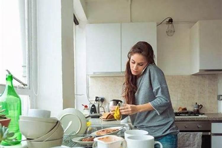 梦见娘家妈在做饭