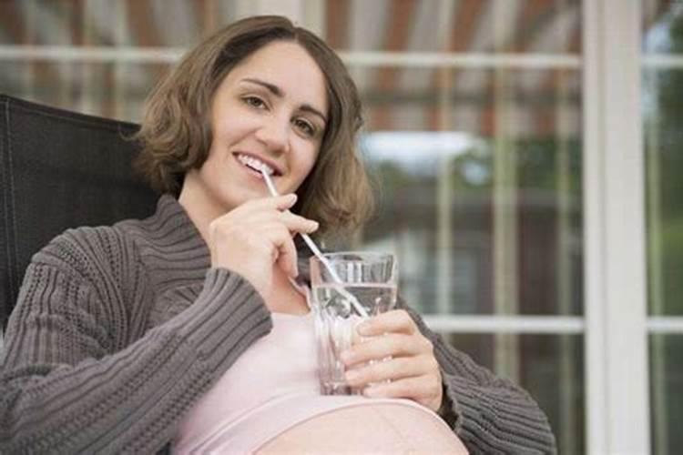 孕晚期老是梦见水什么意思