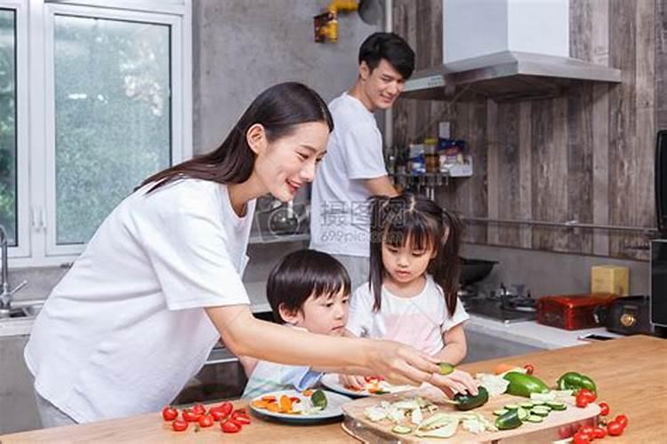 梦见小三在家里煮饭