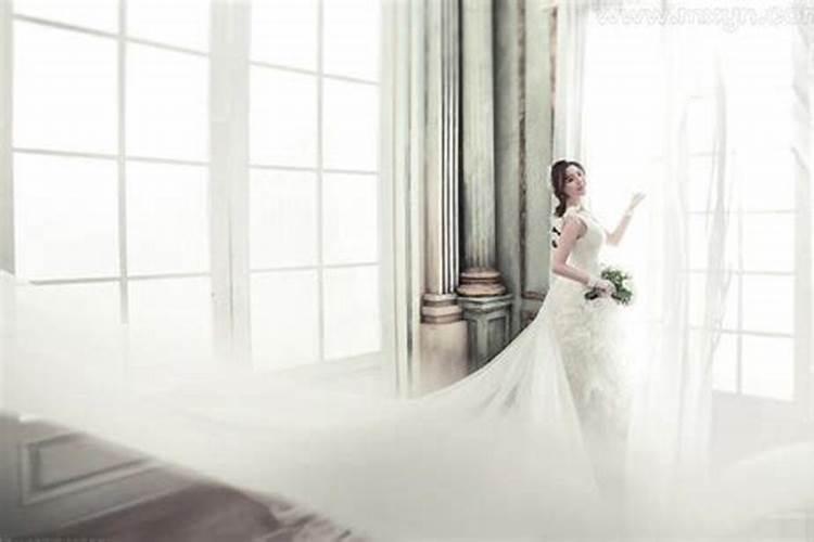 梦见穿白色婚纱的女人周公解梦