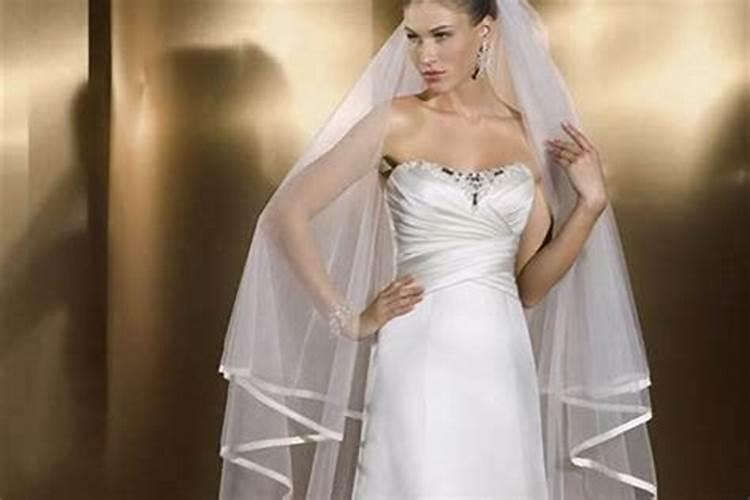 梦见自己穿白色婚纱结婚是不是不好