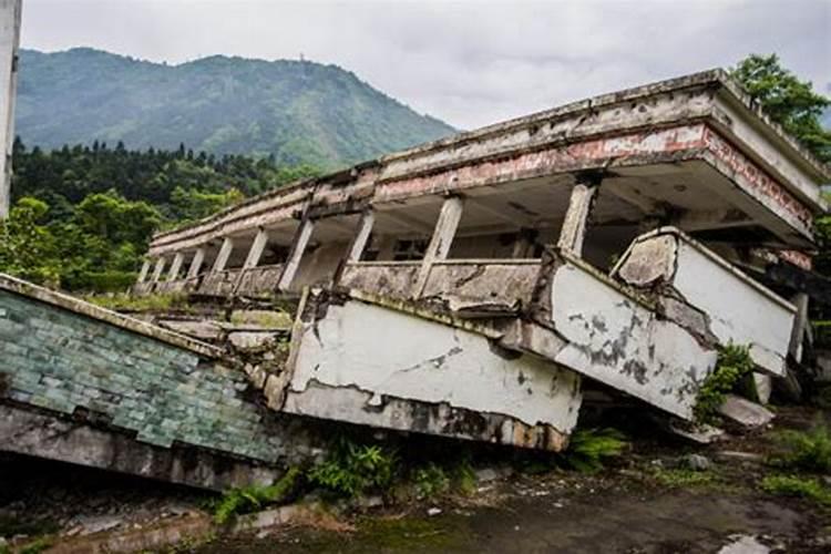 梦见地震躲避预示什么呢